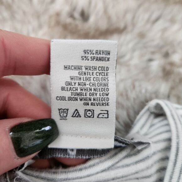 American Rag Tunic Tank with Long Side Tails White with Gray Stripes Size Medium - Picture 5 of 10